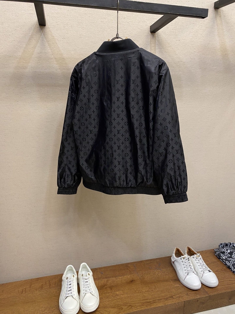 l0vis Vvtt0n outwear